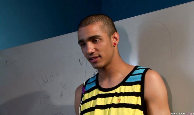 Next Door Twunk: From Uncertain to Gonzo: Trevor's Switch