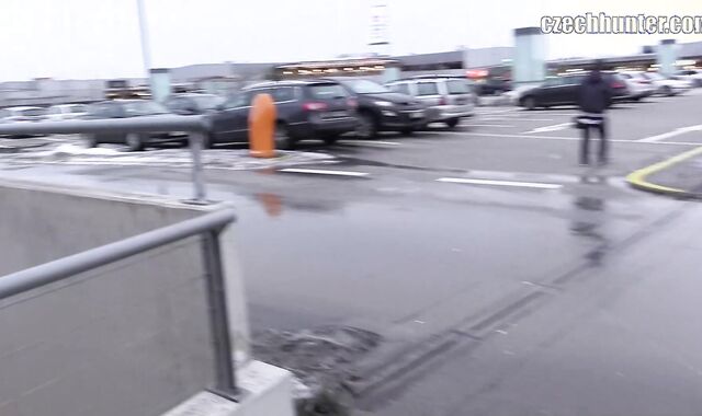 Czech Hunter: Mall Rescue: A Lukas Meeting