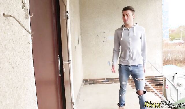 Bisexous Teddy receives suck off