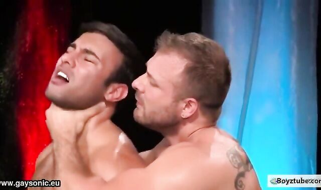 Bodybulder And The nubile