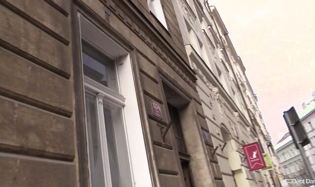 Debt Dandy: Sweating it out on the Streetcar Named Dream