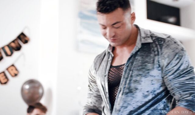 Modern-Day Sins: Oral pleasure Experienced Takes on Gigantic Backside