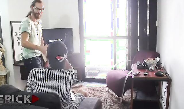 Bulky grizzly having joy with large pink cigar father