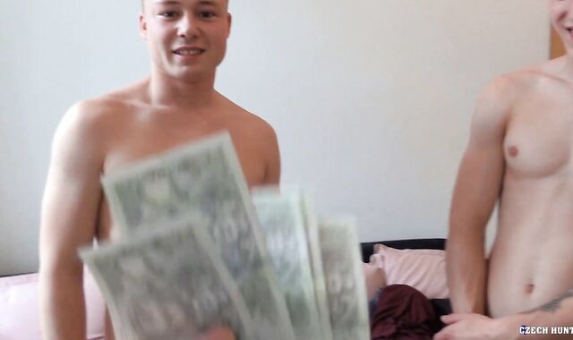 CzechHunter.com: Czech queer Hunter wants hj