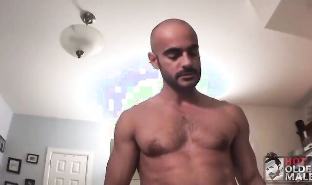 Mickey Carpathio And Tony Dazzle (RM40 P3)