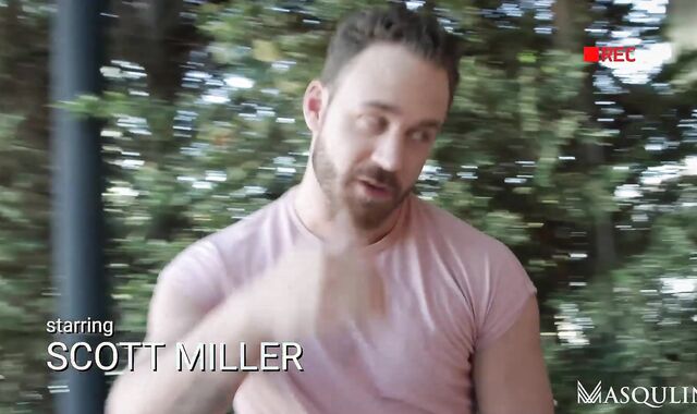 masqulin: Scott Under the Lights