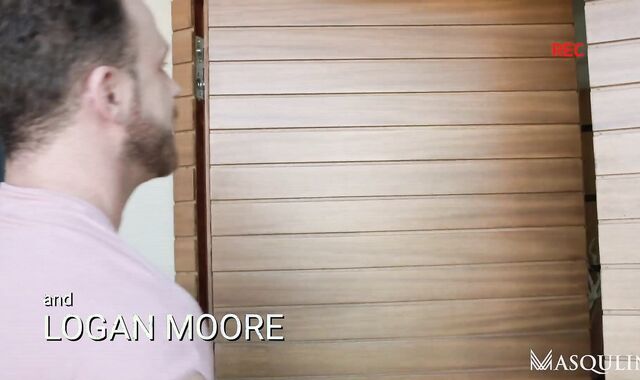 masqulin: Scott Under the Lights