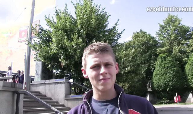 Czech Hunter: Florist's Cock-squeezing Underpants