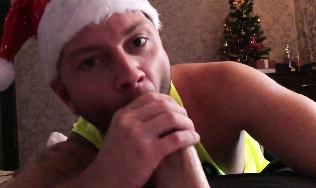 fattest Christmas Bounty POINT OF VIEW suck off vibration From Santa