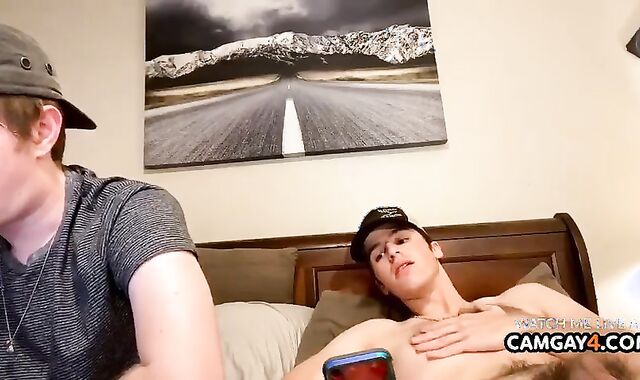 twink Demonstrating His shaggy caboose On The web cam