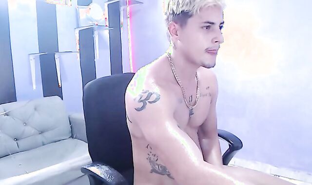 Daniel Finishes off 2x On web cam