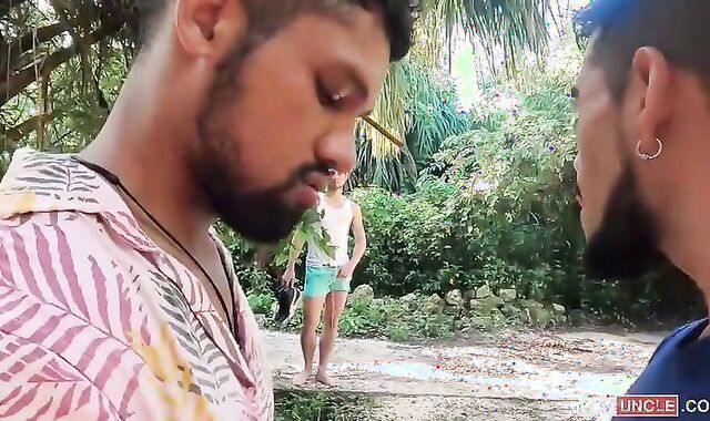 Adrian bonks Benjamin And Damian