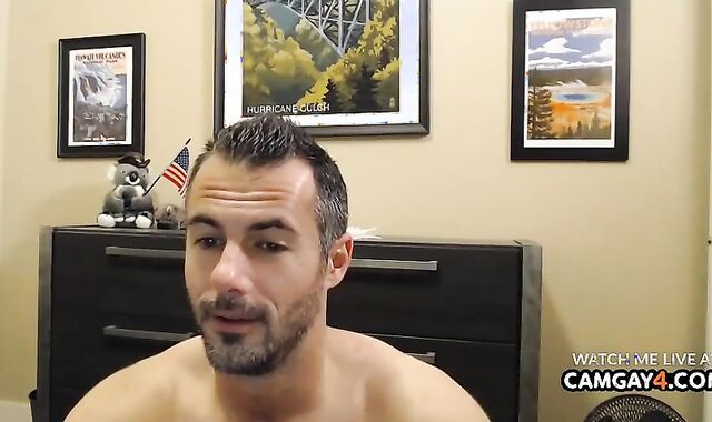 sleazy boy Wanks In Live