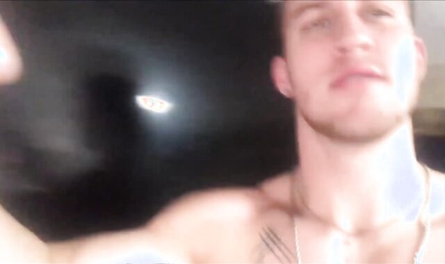 Firm tucking among bulky yankee cub