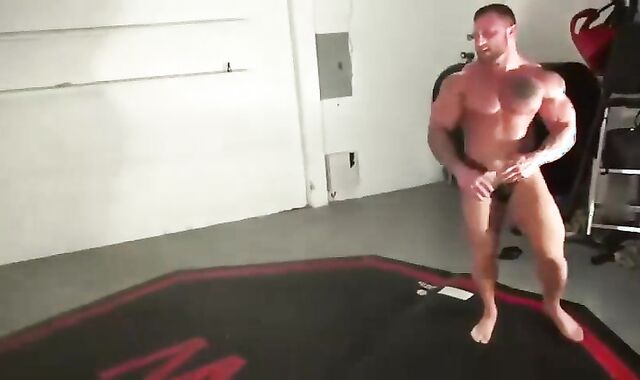 bulky Muscle Grapples jummy Skinny Muscle Bear