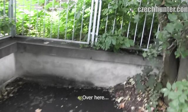 Czech Hunter: Screwing the Bimbo Gay-for-pay Face