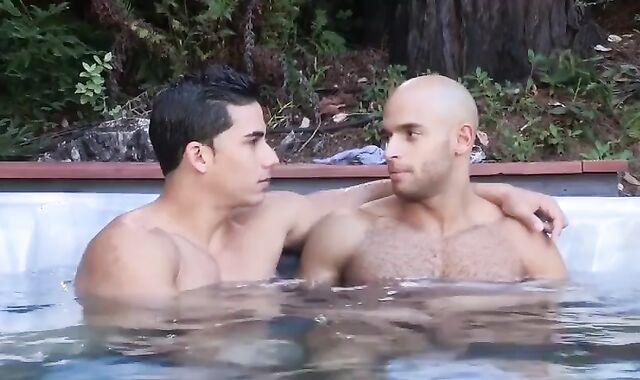 Outdoor Muscle couple