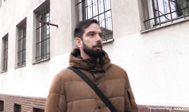 Czech Hunter: Seducing the Spanish Roomie