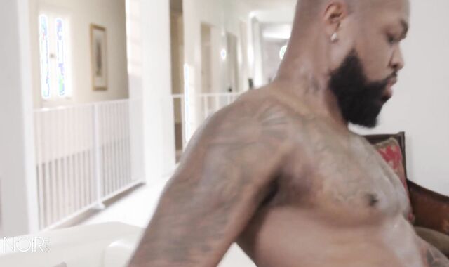 Noir Masculine - Warm Xavier Zane & His Muscly Boyfriend Mr. Cali Christen Their Holiday Villa In Every Position