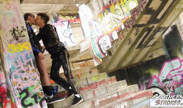 SOUTHERNSTROKES Youngsters Beno Eker And Josh Cavalin No Love Glove