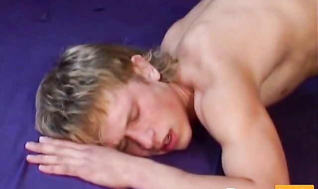 moist ten-Pounder RIDERS - Scene three