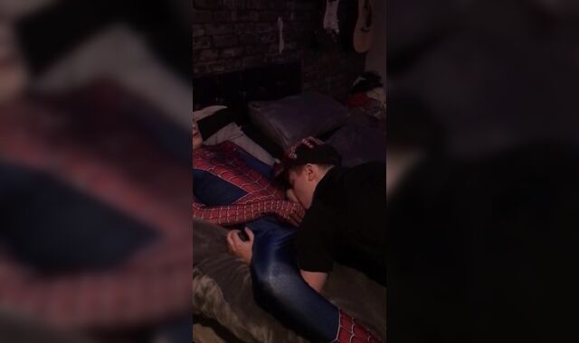 Spider fellow dominates British bisexual chav