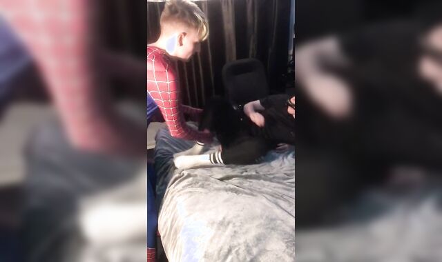 Spider fellow dominates British bisexual chav