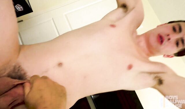 Heterosexual Twunk Drilled By Old Fellow No Rubber & Swallows