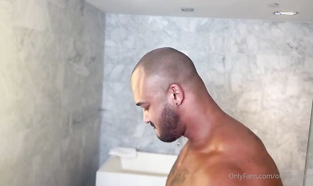 porked And Creampied At The Miami Beach By This GRIZZLY OF