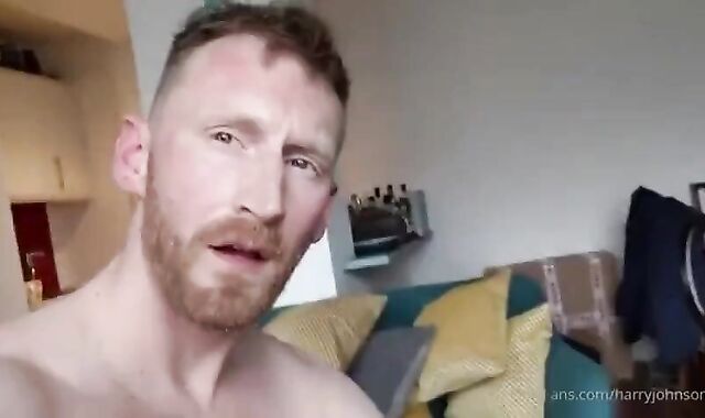 Muscle cockslut condom-free asslicking