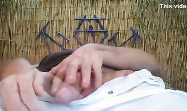 Hot Gay: Big dick wanked off at the massage room