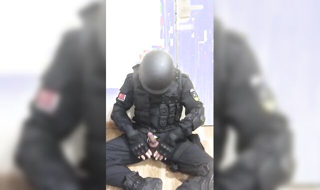 Solo Heat: swat soldier jerk off in uniform and hood