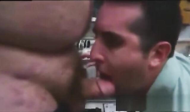 Gay Amateur: pawn shop thief