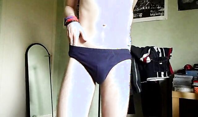 Skater Twink's Loud Orgasm