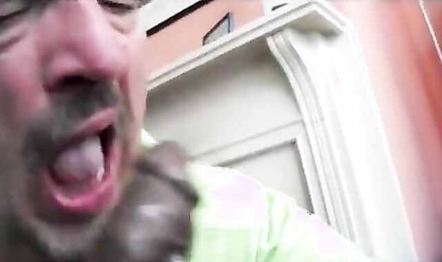 Cum ****sucks big, black cocks & swallows chocolate nutt