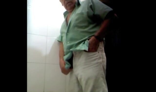 Gay Amateur: Toilet Spy 06 Parte 2