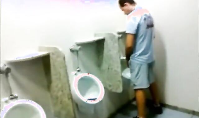 CRUISING PAJA EN EL BAÑO PUBLICO - PUBLIC HIDDEN.mp4