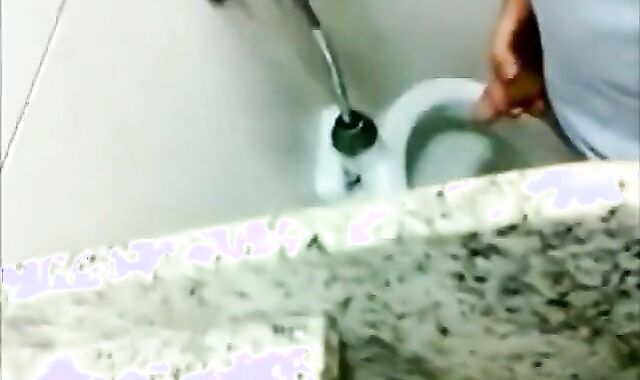 CRUISING PAJA EN EL BAÑO PUBLICO - PUBLIC HIDDEN.mp4