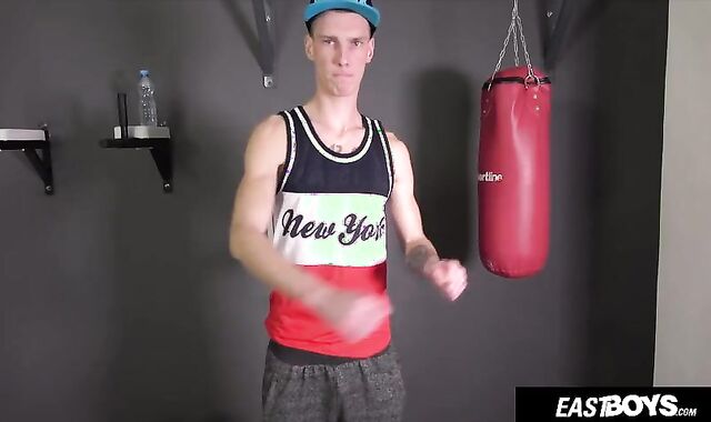 Solo Heat: Czech Twink Handjob BWC Session