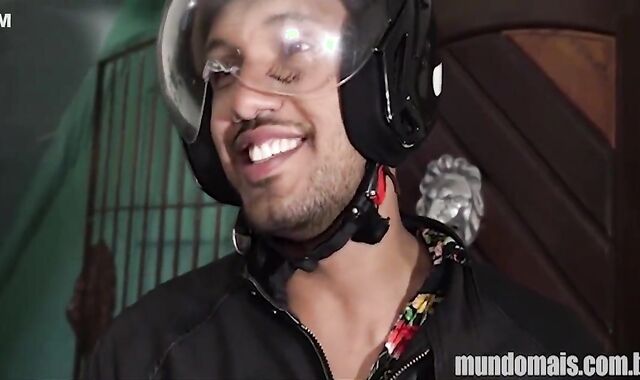 Motoboy Recebe De Caxinha Um Boquete E Uma Trepada E Bonus!
