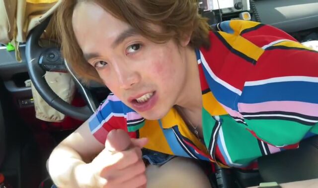 Twink Heat: Asian Twink Sucks Big White Cock & Swallows In The Car