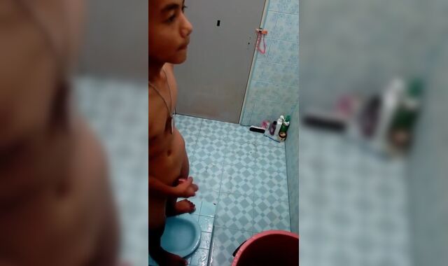 Amature: Asian Twink Bathroom Jerk