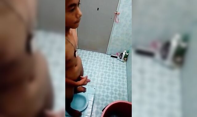 Amature: Asian Twink Bathroom Jerk