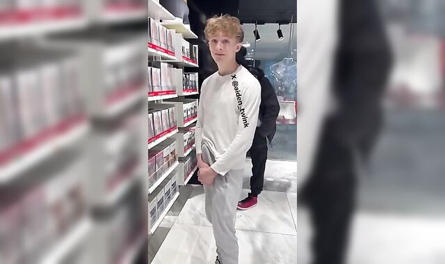 Amature: Public boner,
