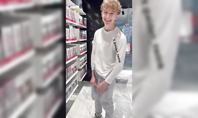 Amature: Public boner,