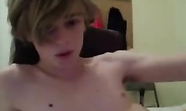 Blond Twink Cam Whore cums after showing it all