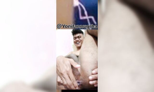 Bool Timur (Gay Lokal Indonesia)