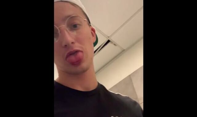 Playing with Random dude Understall public toilet and grip his bone and jack