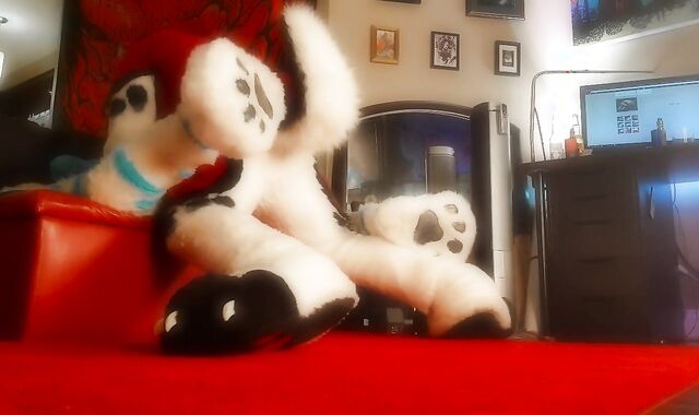 V-Card Bitch gets railed in Fursuit