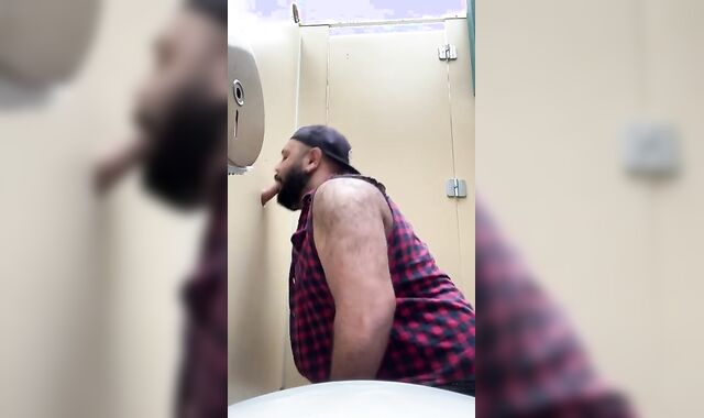 Gloryhole deep-throat and pound